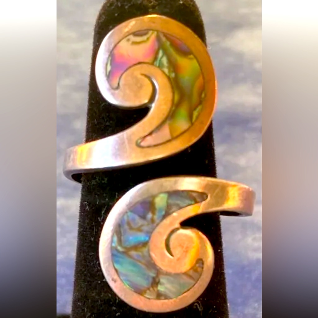 Sterling Bypass Ring Size 7 Pre-Loved Great Condition 39$